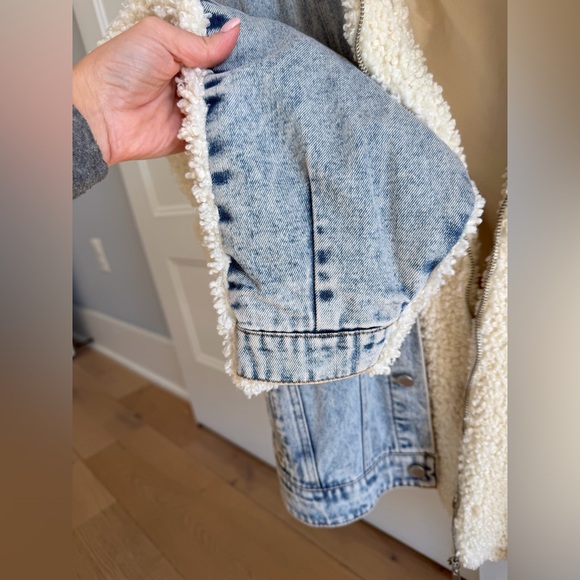 BLANKNYC Bear Hug Denim Sherpa Jacket - Picture 12 of 12